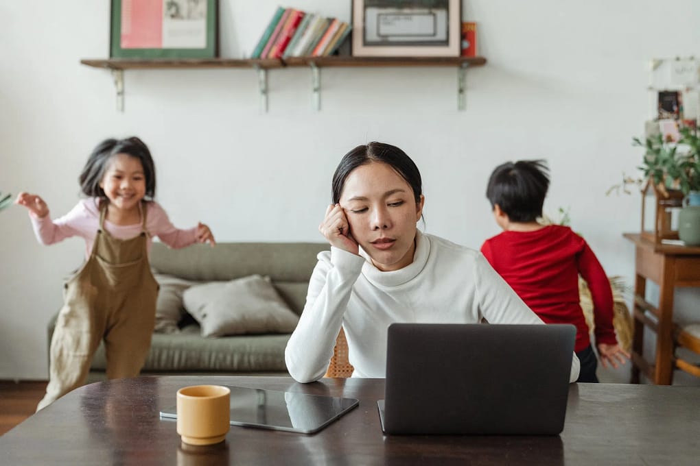 mom having trouble with her business focus due to poor work life balance